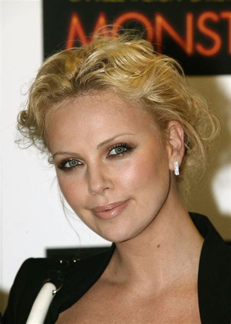 12 Of Charlize Theron’s Most Breathtaking Beauty。